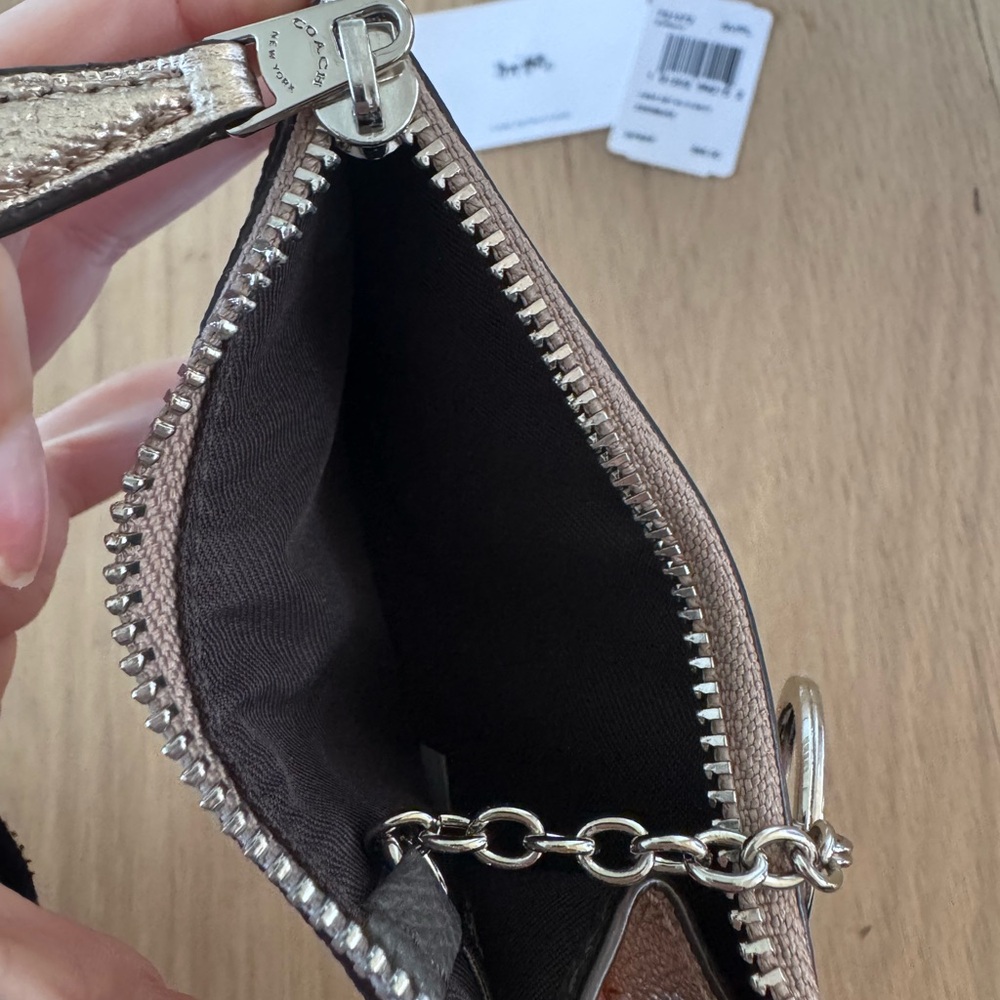 NWT: Coach Metallic Champagne Leather Zip Card Case with Keyring - Picture 5 of 7